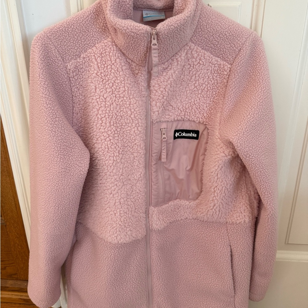 Women’s Columbia fleece jacket. Light Pink, Size Medium.